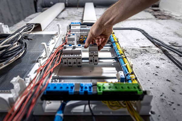 Tramitación Líneas de Media y Alta Tensión · Ingeniería · Ingenieros Técnicos Almacelles